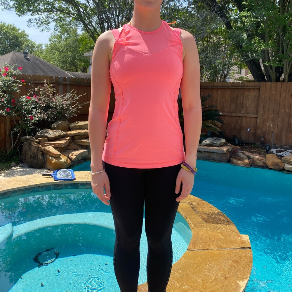 Lululemon throw back scoop tank with mesh high neck and built in bra